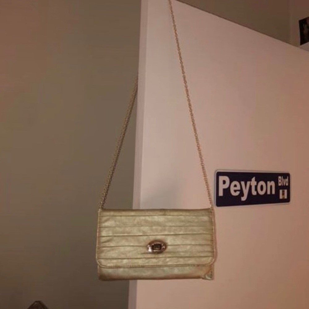 Gold clutch